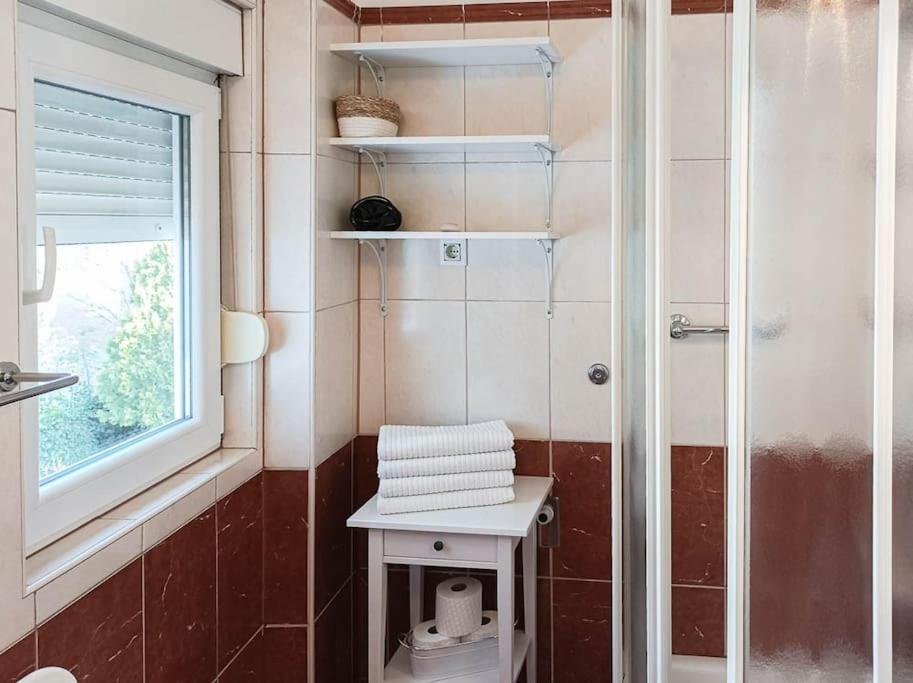 Apartment Self Check In, Wi-fi, Ac Pula